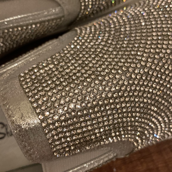 🆕La Sheelah silver sparkle slip-on - Picture 6 of 9